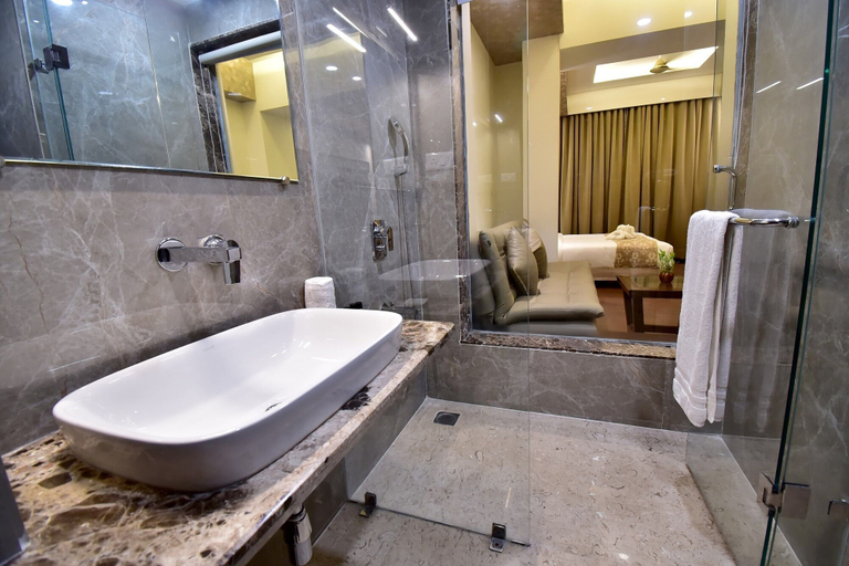 Bathroom 3, HOTEL CENTELLA, Gwalior