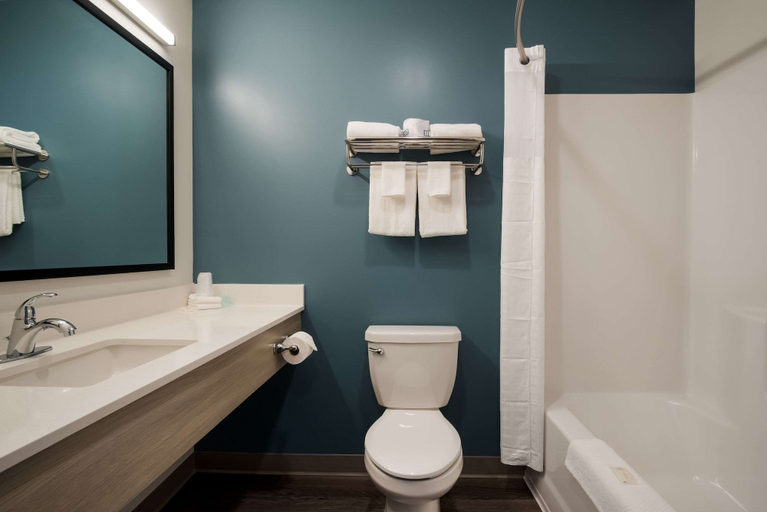 Bathroom 4, WoodSpring Suites Grand Rapids Kentwood, Kent