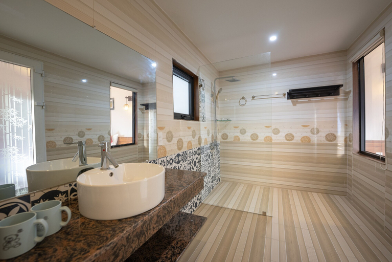 Bathroom 4, Hung Do Beach Homestay, Da Nang