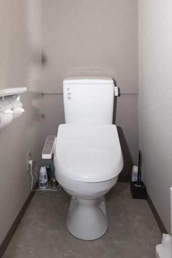 Bathroom 5, bnb+ Secret Base Mejiro - Hostel, Toshima