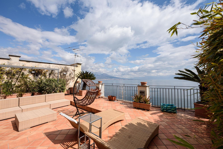 Terrace/patio 3, Via Posillipo 335 in Naples, Napoli