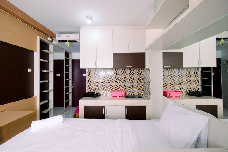 Bedroom 4, East Park Studio Apartment with Twin Beds By Travelio, East Jakarta