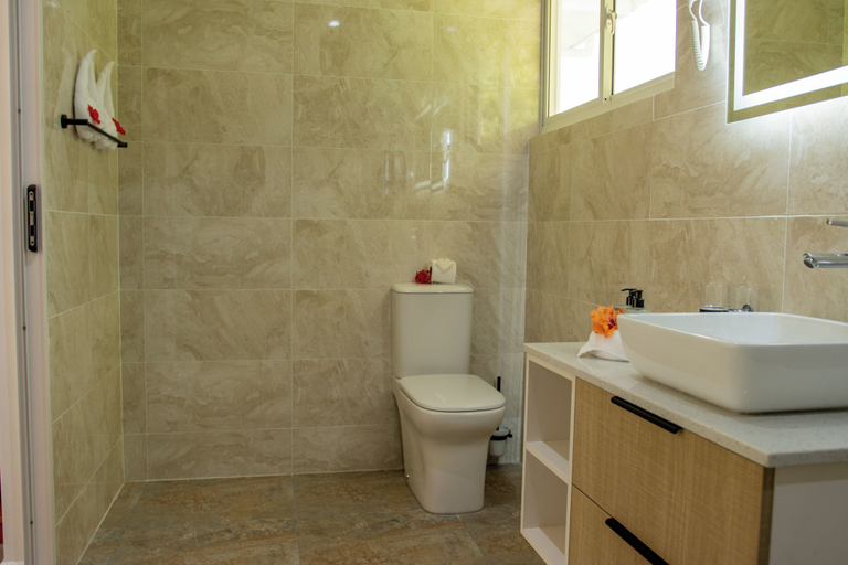 Bathroom 3, Macmillan's Holiday Villas