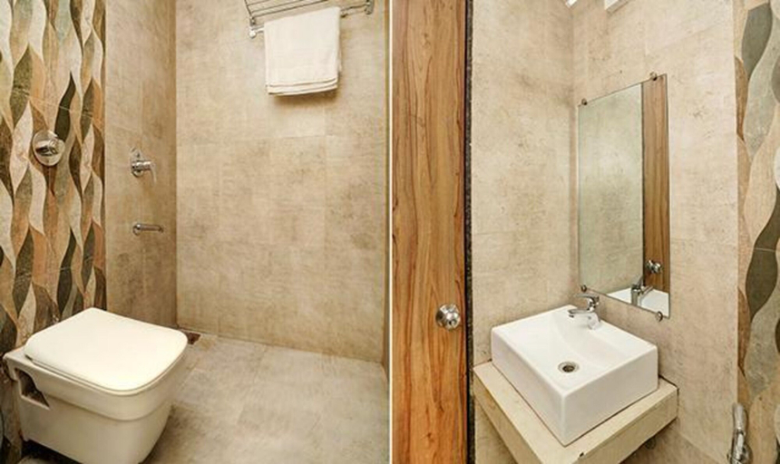 Bathroom, Fabexpress Emerald Inn, Mumbai Suburban