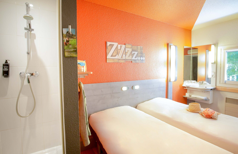 Bedroom 5, ibis budget Fréjus Saint Raphael Capitou A8, Var