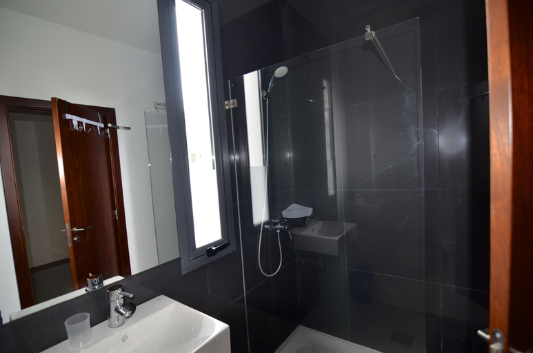 Bathroom, VILAS ESPÍRITO SANTO by brugrani, Porto Santo