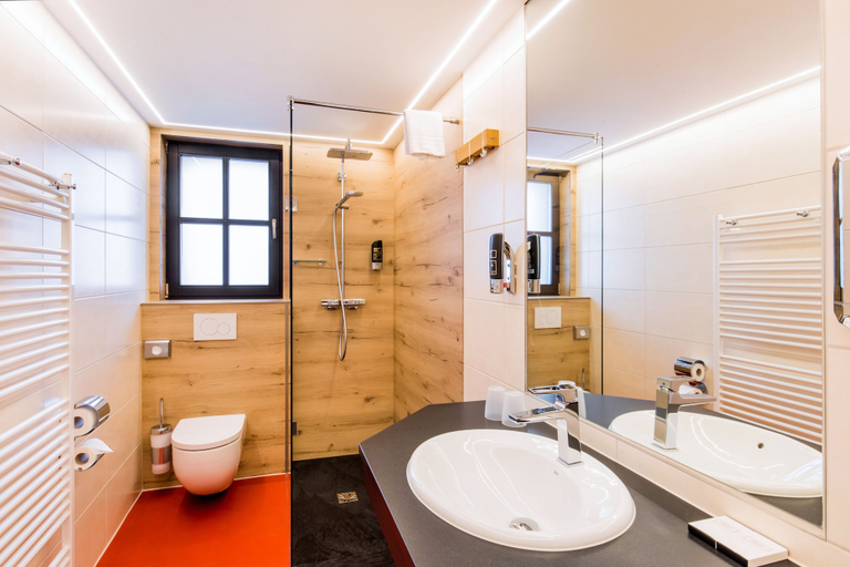 Bathroom 4, Hubertusbaude, Görlitz