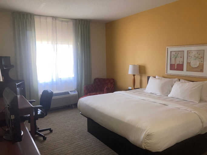 Bedroom 3, Wingate by Wyndham Uniontown, Fayette