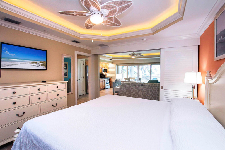 Bedroom 3, Island Inn, Lee