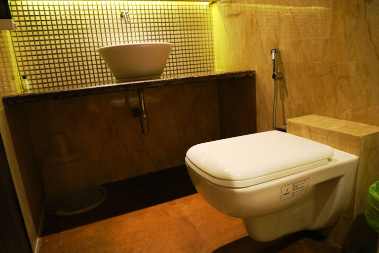 Bathroom 3, Silver Paradise, Thane