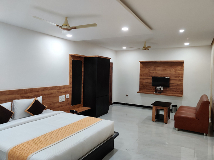 Bedroom 2, Sadanand's Highway Inn, Tumkur