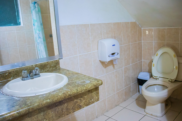 Bathroom, THAY83 HOSTEL, Lima