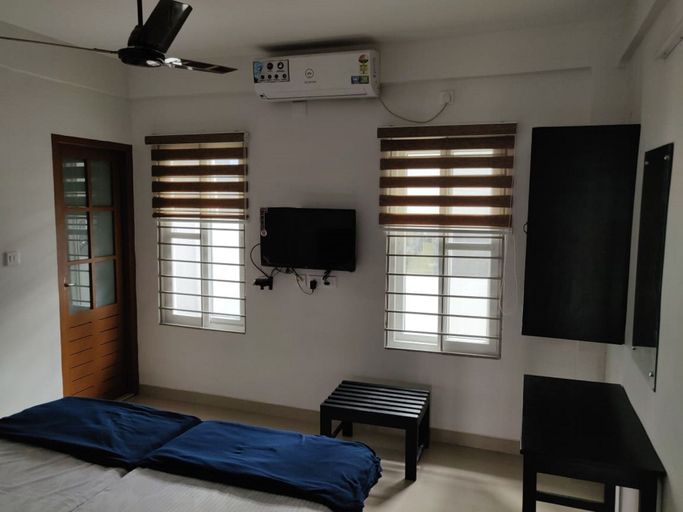 Bedroom 2, Thulasi Inn, Ernakulam