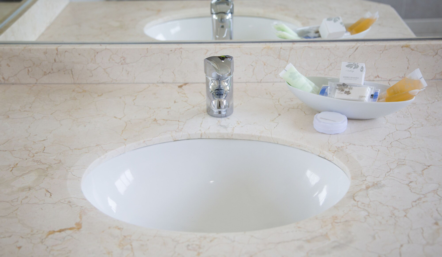 Bathroom 4, Hotel Oceanic, Valparaíso