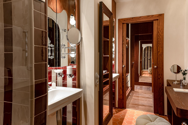 Bathroom 4, Chateau Des Fleurs, Paris