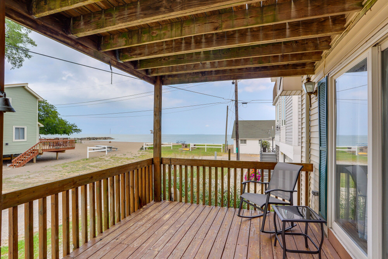 Others 1, Oak Harbor Lake Home w/ 4 Decks + Seating!, Ottawa