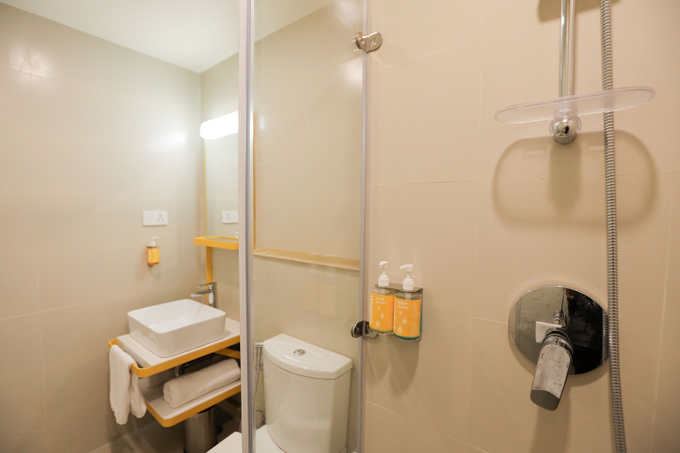 Bathroom 4, Bloom Hotel - Jalandhar, Jalandhar