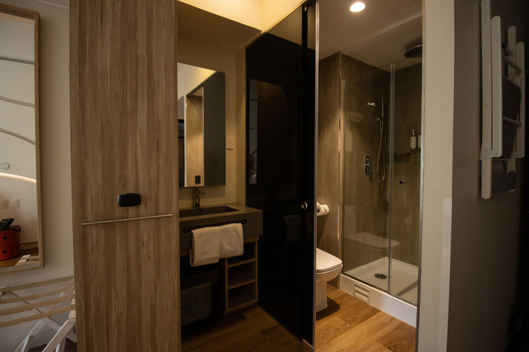 Bathroom 4, Hotel Nodo - El primer hotel de negocios en Chile, Santiago