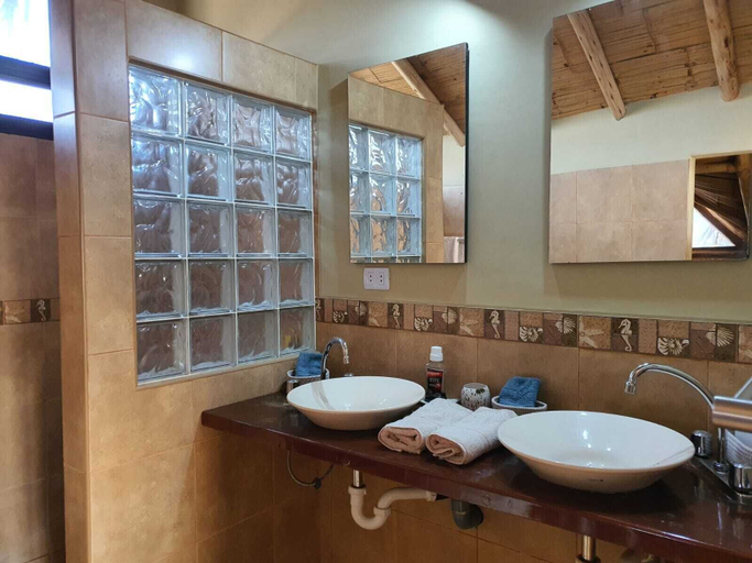 Bathroom 3, Oasis de Vichayito, Talara