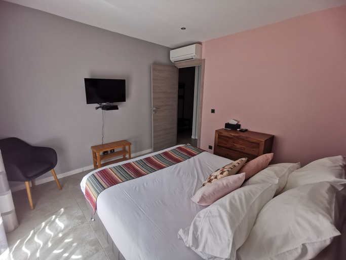 Bedroom 4, Villa Saona, Var