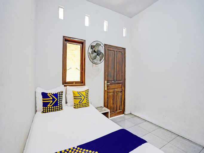 Bedroom 2, Hotel O Fun Guesthouse Syariah, Mojokerto