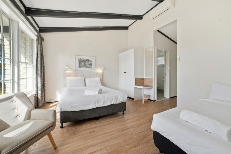 Bedroom 2, The Fox and Hounds Historic Hotel, Tasman