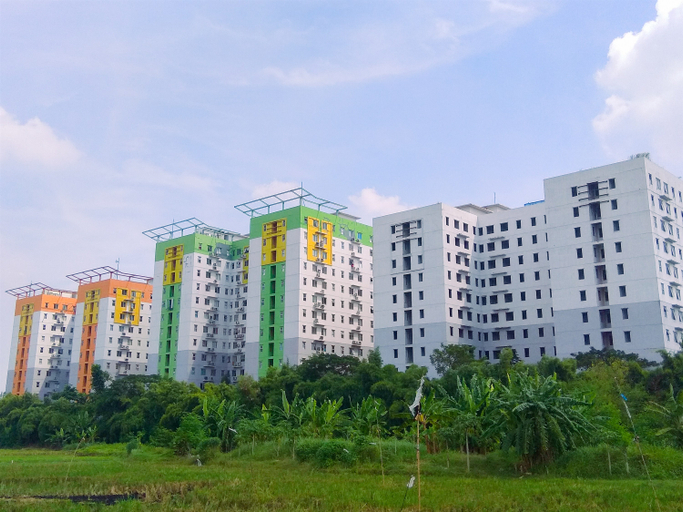 Exterior & Views, East Park Studio Apartment with Twin Beds By Travelio, East Jakarta
