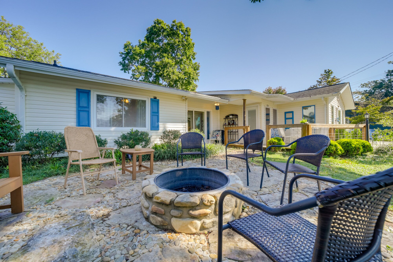 Exterior & Views 1, Serene Lake Junaluska Gem Deck and Mountain Views, Haywood