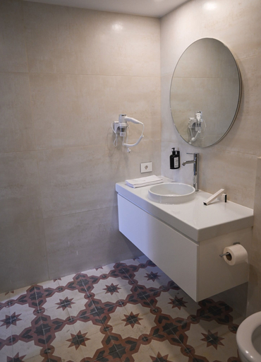 Bathroom 4, Beit Tamanna, Beirut