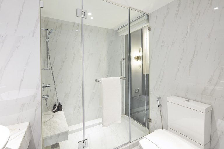 Bathroom 4, Grace Hotel Bangkok, Wattana