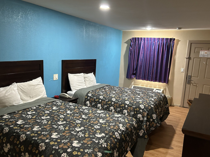 Bedroom 3, Blue Star Inn, Lafayette