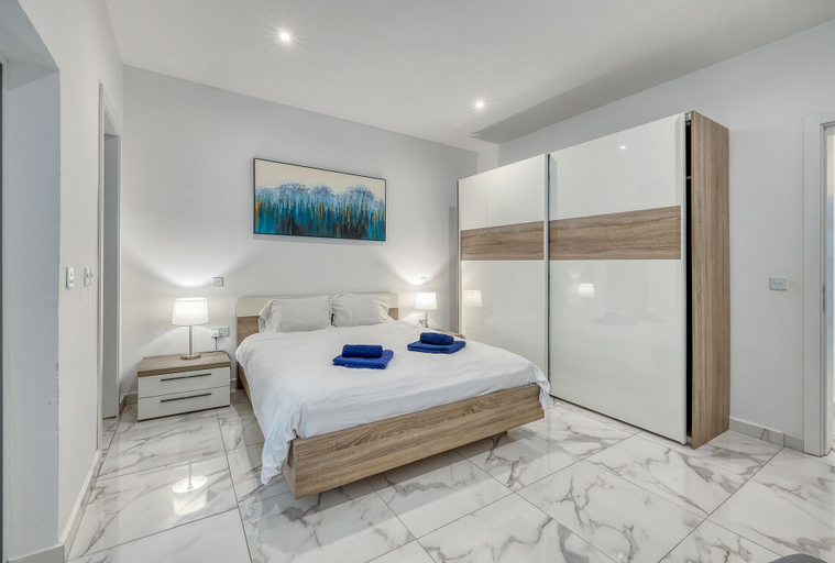 Bedroom 3, Contemporary 1BR Apartment, Central Location