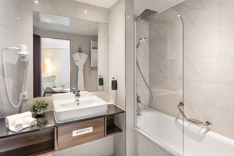 Bathroom 4, Melia Luxembourg, Luxembourg