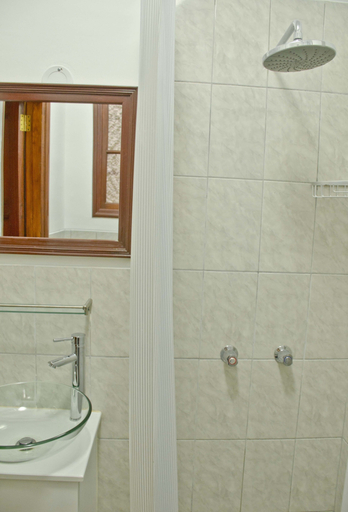 Bathroom 4, Larq'a Park Rooms, Lima