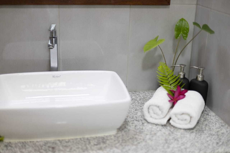 Bathroom 4, Nihaali Maldives, Baa Atoll