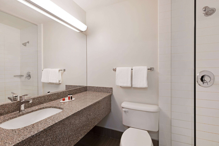 Bathroom 4, Super 8 by Wyndham Calgary Shawnessy Area, Division No. 6