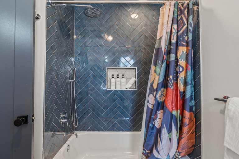 Bathroom 4, Stylish Near Stadiums & Nightlife Game Room, Philadelphia