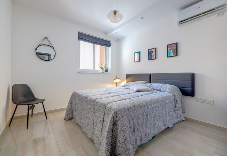 Bedroom 3, Chic 2BR Apartment, Ideal Location