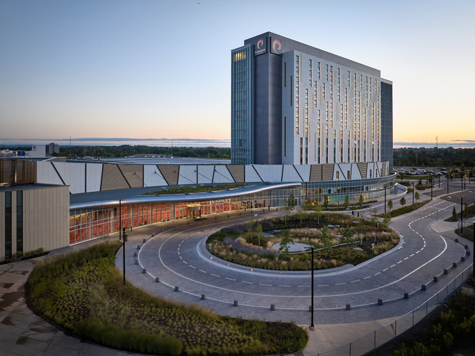 Exterior & Views