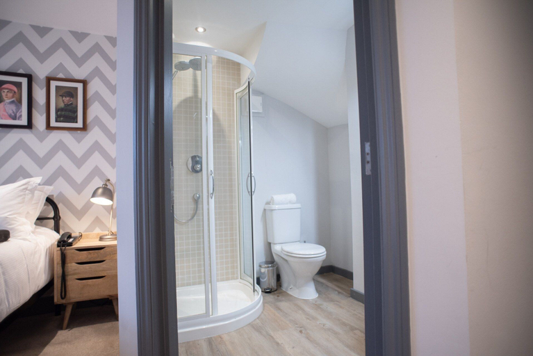Bathroom 3, The Albert Arms, Surrey