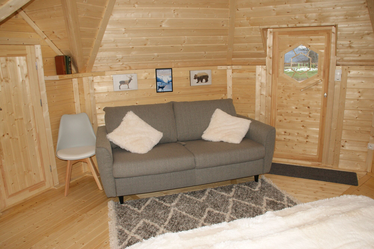 Bedroom 2, Les Cabanes du Grand Nord, Loire