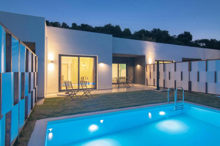 Room 5, Deluxe Villa Manolis, Crete