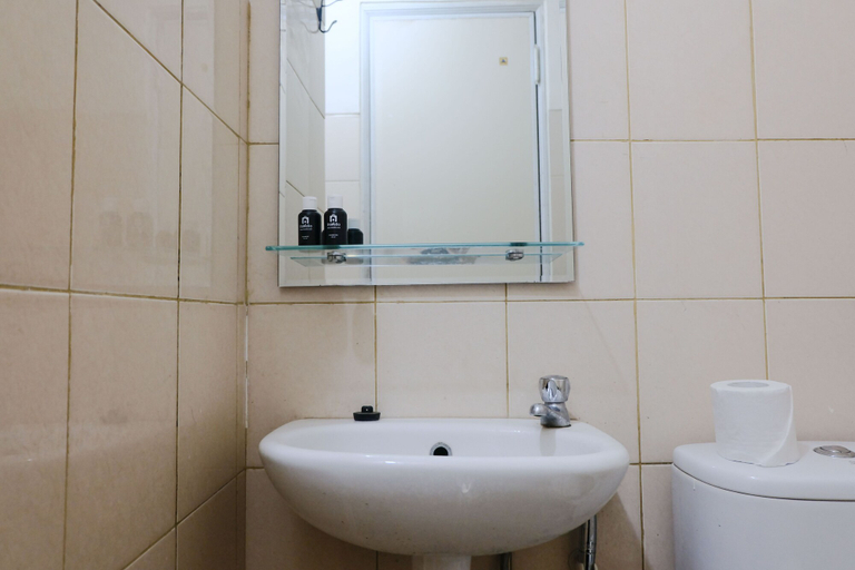 Bathroom 3, Good Deal Studio At Tamansari Panoramic Apartment, Bandung