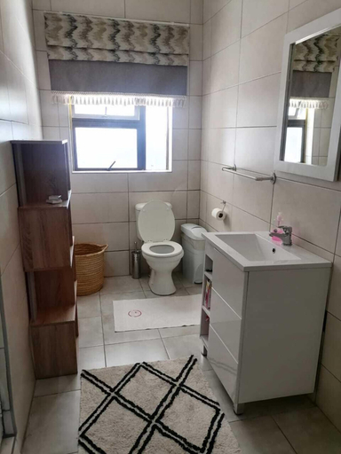 Bathroom 3, On Hill Lodge, Mangaung