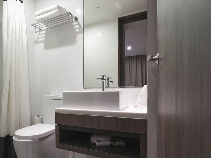 Bathroom 4