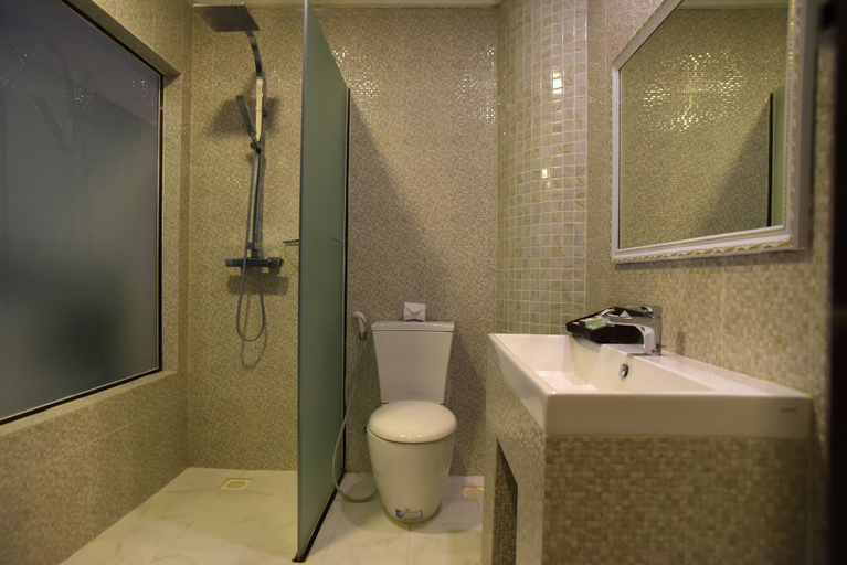 Bathroom 5, Lucky Angkor Hotel & Spa, Siem Reap