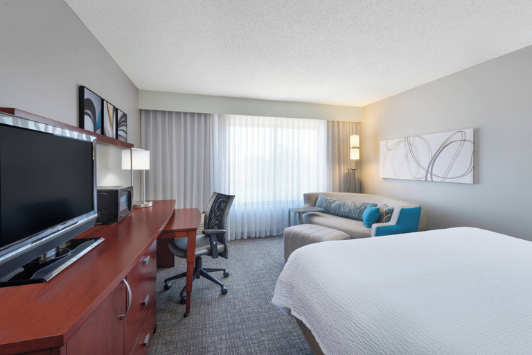 Bedroom 2, Courtyard by Marriott Harlingen, Cameron