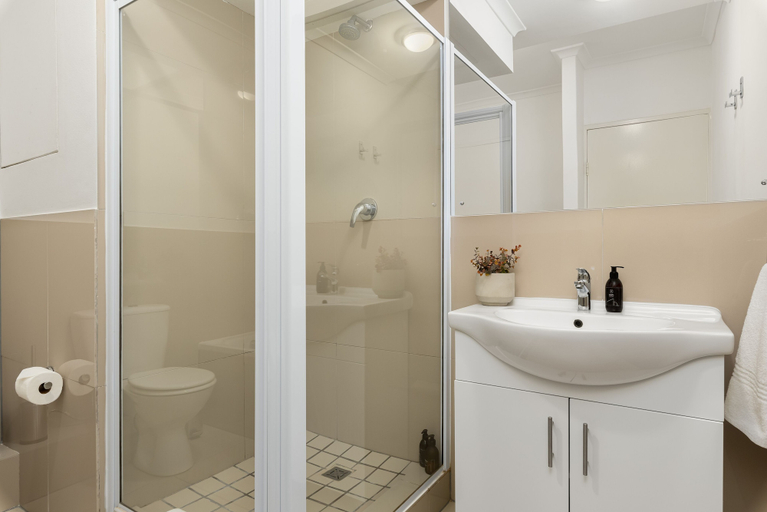 Bathroom 4, Azure 32, City of Cape Town