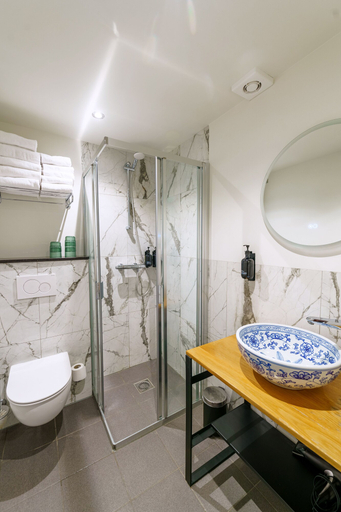Bathroom 5, Hotel des Arts, Amsterdam