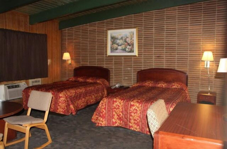 Bedroom 5, Scottish Inn, Amherst